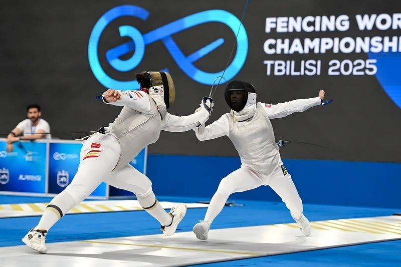フェンシングシューズ：パフォーマンスとケガ予防のための最適な一足の選び方 – Azza Fencing